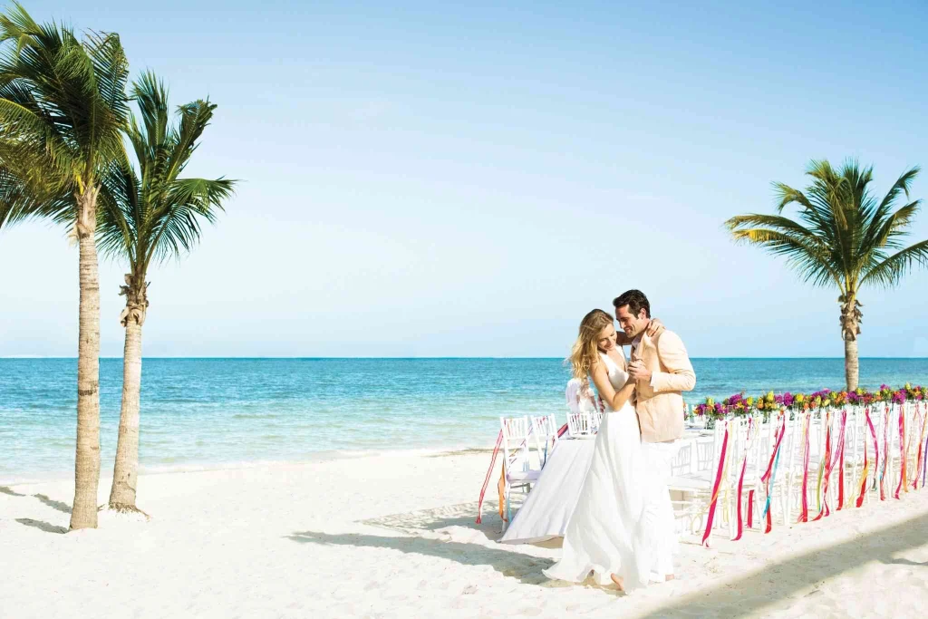 Beach wedding in Playa Mujere