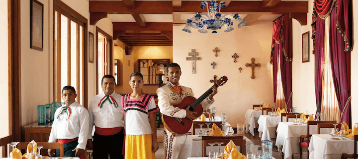 Sabores del Caribe Mexicano: Donde el Sazón se Encuentra con la Playa